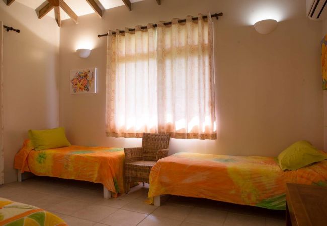 Villa in Poutoru - TAHAA - Private Beach & Snorkeling Villa Villa in Poutoru - TAHAA - Private Beach & Snorkeling Villa