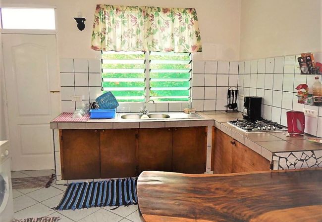 House in Fare - HUAHINE - Fare Ninamu Pool n°1 + Car House in Fare - HUAHINE - Fare Ninamu Pool n°1 + Car