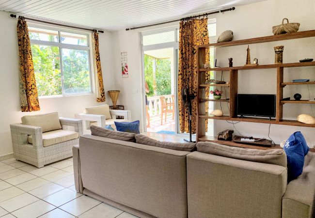 House in Mahina - TAHITI - Fare Mitinui Surf Break House in Mahina - TAHITI - Fare Mitinui Surf Break
