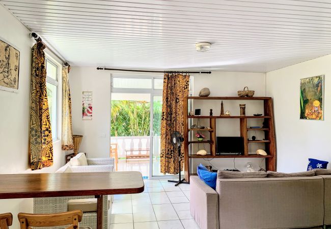 House in Mahina - TAHITI - Fare Mitinui Surf Break House in Mahina - TAHITI - Fare Mitinui Surf Break