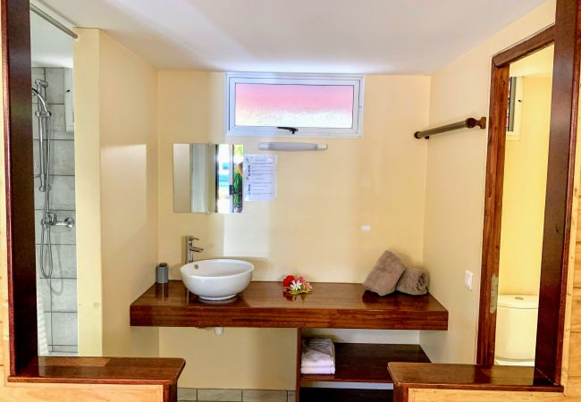 Rent by room in Nunue - BORA – Holidays Superior Bedroom 1 Rent by room in Nunue - BORA – Holidays Superior Bedroom 1