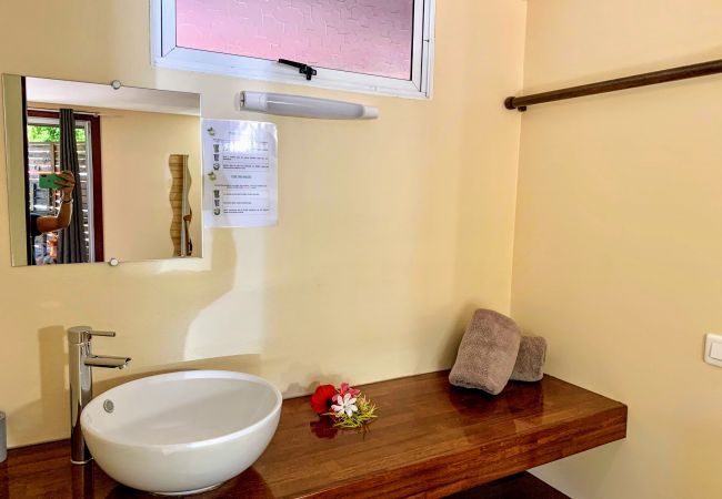 Rent by room in Nunue - BORA – Holidays Superior Bedroom 1 Rent by room in Nunue - BORA – Holidays Superior Bedroom 1