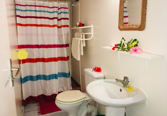 Rent by room in Fare - HUAHINE - Bungalow Pitate  Rent by room in Fare - HUAHINE - Bungalow Pitate