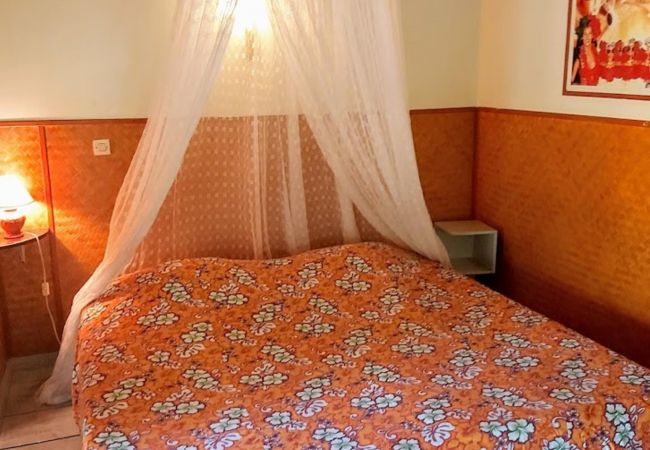 Rent by room in Fare - HUAHINE - Bungalow Vanille 2p  Rent by room in Fare - HUAHINE - Bungalow Vanille 2p