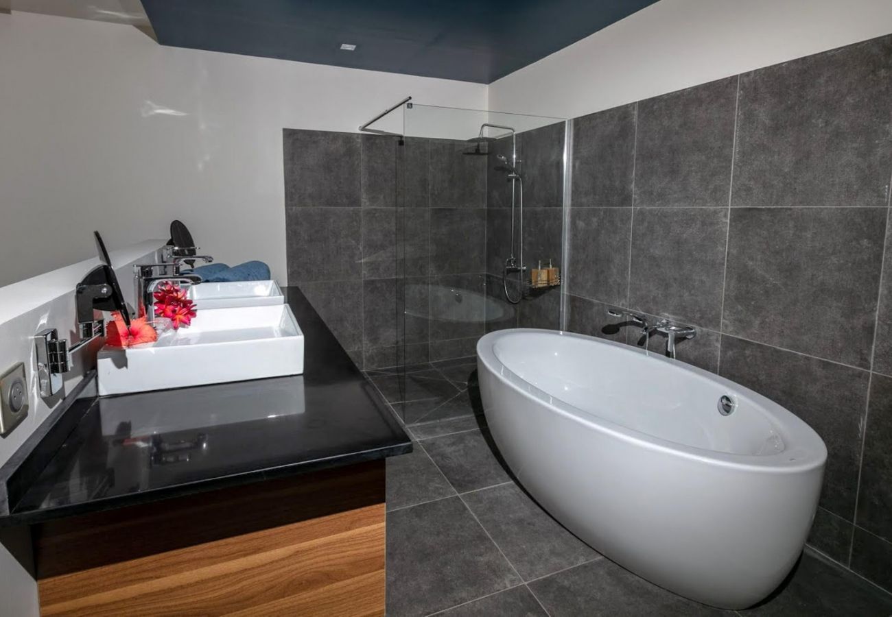 The private bathroom The bathroom