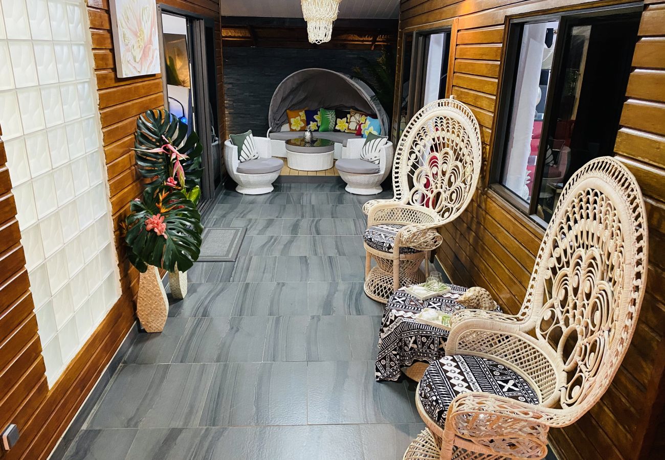 The beautifully decorated entrance The entrance