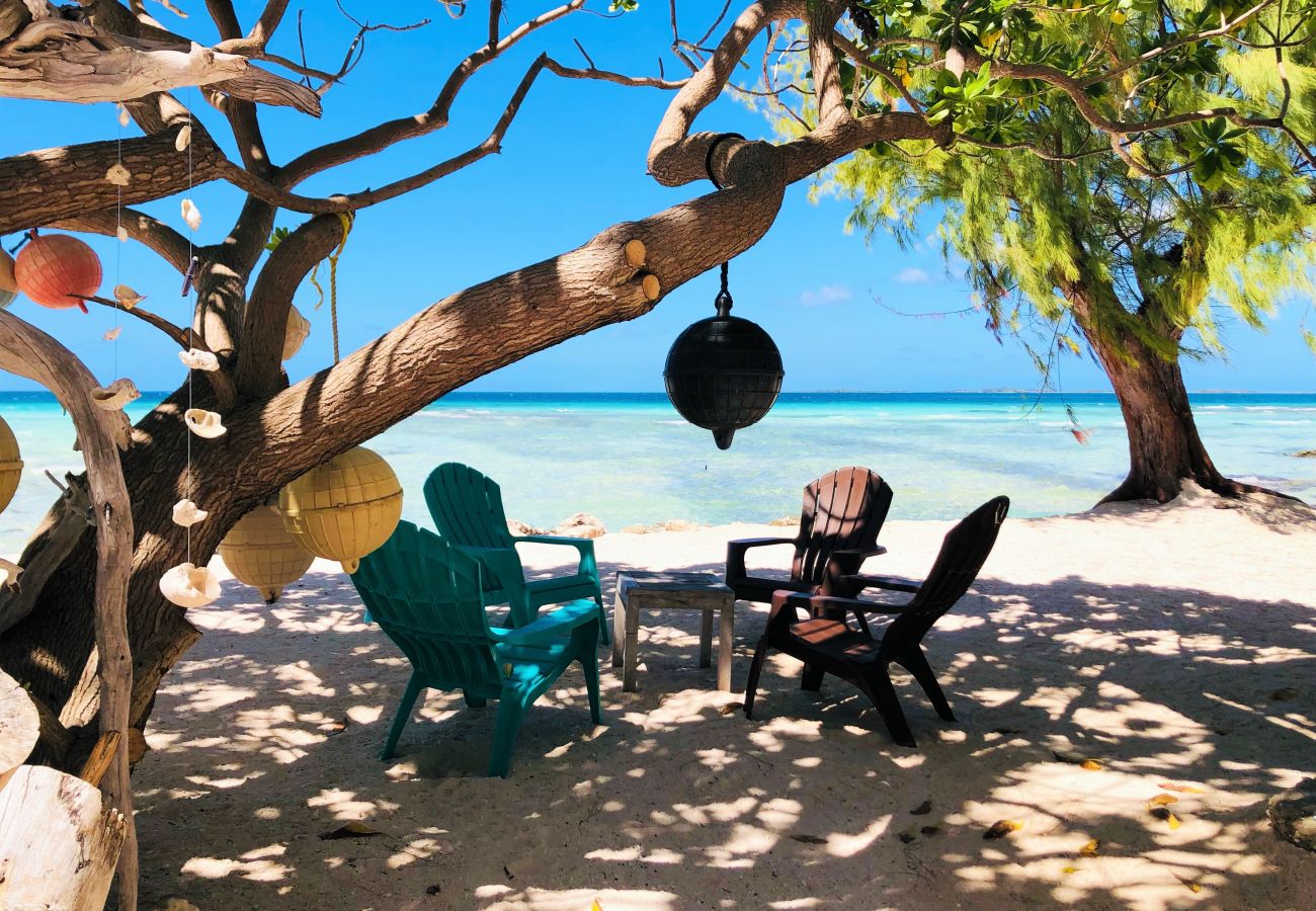 Rent by room in Tuherahera - TIKEHAU - Hina Pink Room  Rent by room in Tuherahera - TIKEHAU - Hina Pink Room