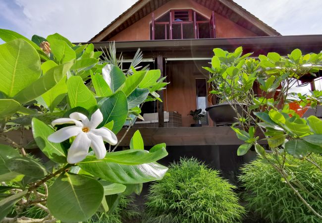 Bungalow/Linked villa in Taravao - VILLA KOKUU