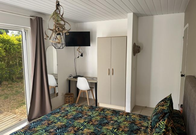 Rent by room in Pihaena - MOOREA - Remu Ura Room Rent by room in Pihaena - MOOREA - Remu Ura Room