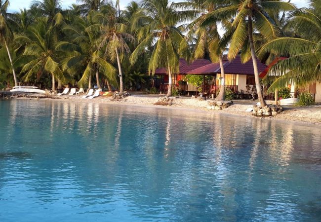 Bungalow/Linked villa in Rotoava - FAKARAVA-  Fare Breeze Plage double en 1/2 pension