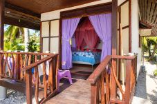 Studio in Rotoava - FAKARAVA-  Fare Veke Plage double en 1/2 pension
