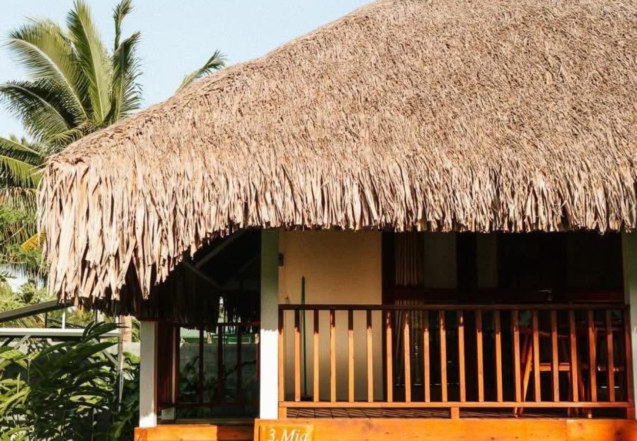 Bungalow in Tiaia - Moorea - Bungalow Mia + Beach Access 