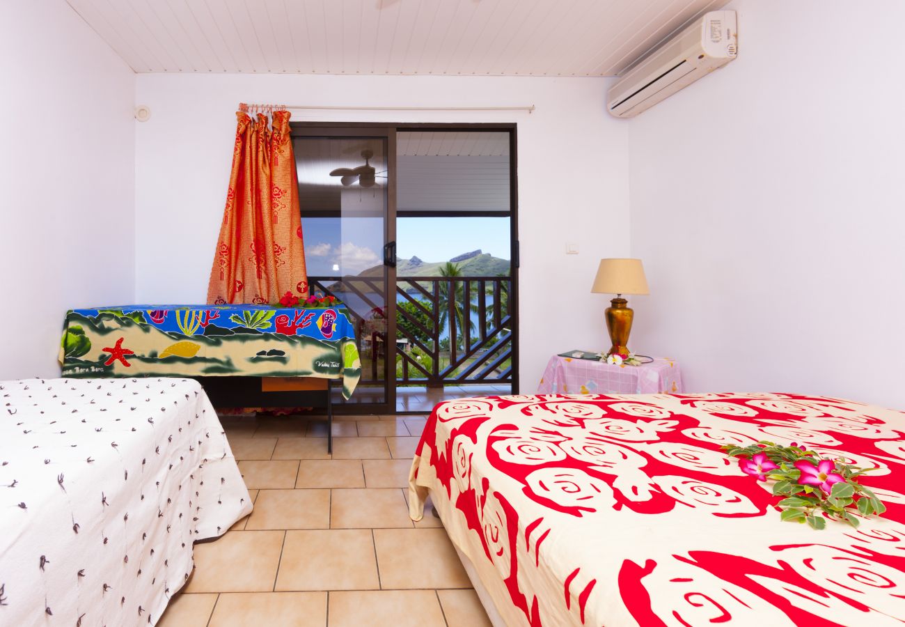 El área del dormitorio de arriba Habitación