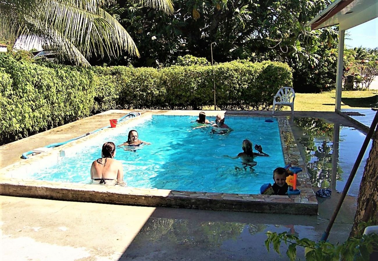 La piscina de la propiedad La piscina