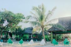 Bungalow en Avatoru -  RANGIROA - Fare jardin