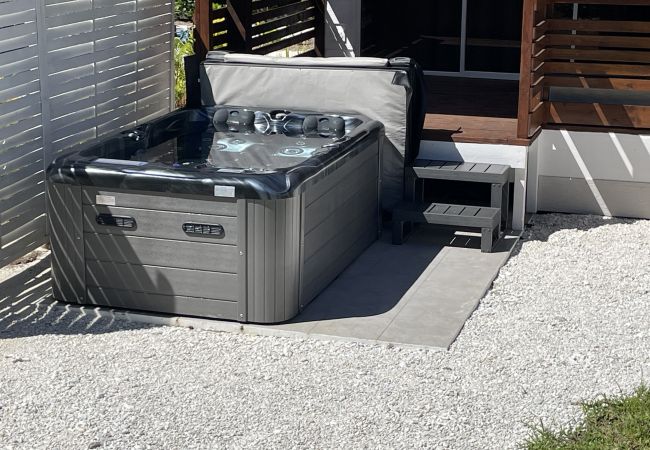 Estudio en Avera - RAIATEA- Noanoa House 1 avec jacuzzi Estudio en Avera - RAIATEA- Noanoa House 1 avec jacuzzi