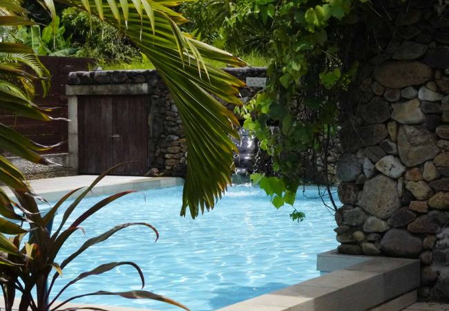 Casa en Pihaena - MOOREA - Waterfall Pool Coconut 1 