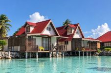Bungalow en Rotoava - FAKARAVA- Fare veke lagoon en 1/2 pension 