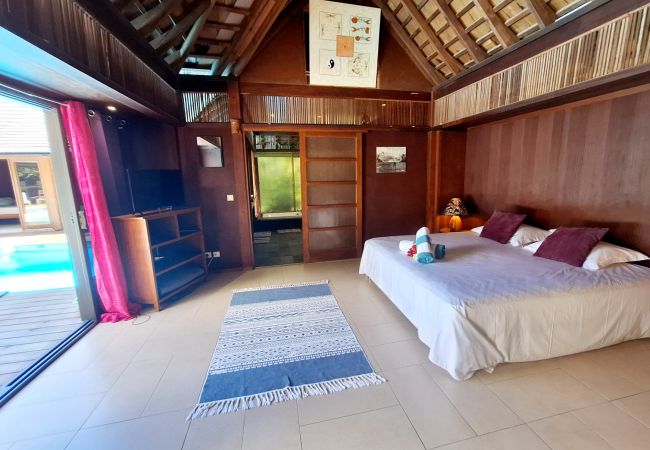 Villa a Tiahura - MOOREA - Pool Mountain Fare Ora Villa a Tiahura - MOOREA - Pool Mountain Fare Ora