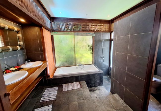 Villa a Tiahura - MOOREA - Pool Mountain Fare Ora Villa a Tiahura - MOOREA - Pool Mountain Fare Ora