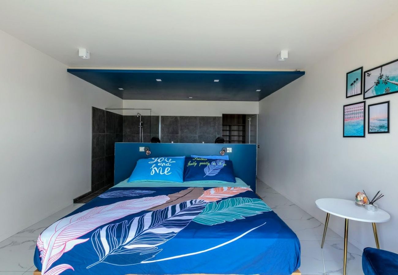 La camera da letto principale con bagno La camera da letto principale