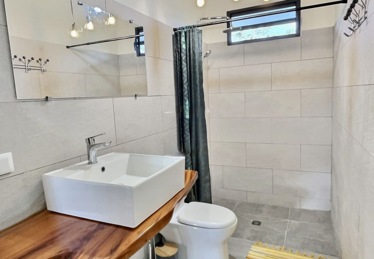 Casa a Taiarapu-Ouest - TAHITI ITI - Fare Pihiti Spot  Casa a Taiarapu-Ouest - TAHITI ITI - Fare Pihiti Spot