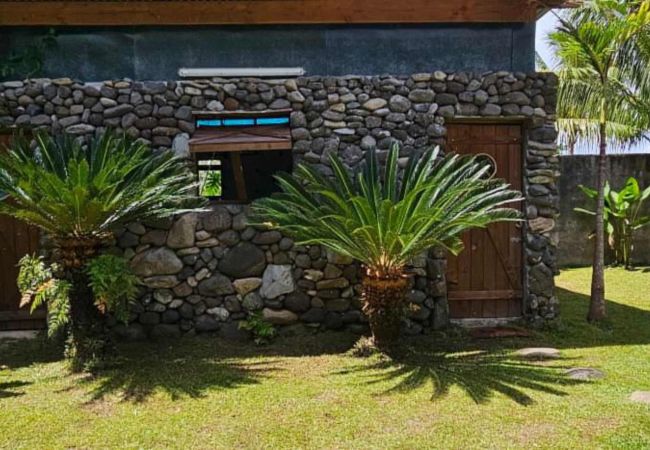 Bungalow a Teahupoo - TAHITI ITI - Saltwater Family Huts Bungalow a Teahupoo - TAHITI ITI - Saltwater Family Huts