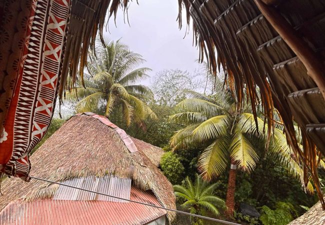 Bungalow a Teahupoo - TAHITI ITI - Saltwater Family Huts Bungalow a Teahupoo - TAHITI ITI - Saltwater Family Huts