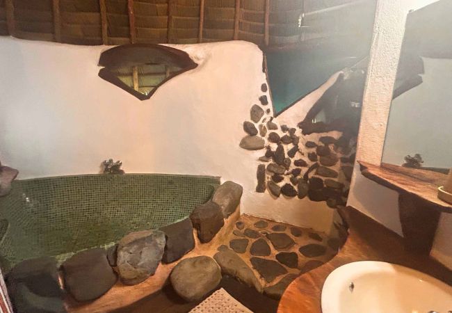 Bungalow a Teahupoo - TAHITI ITI - Saltwater Family Huts Bungalow a Teahupoo - TAHITI ITI - Saltwater Family Huts