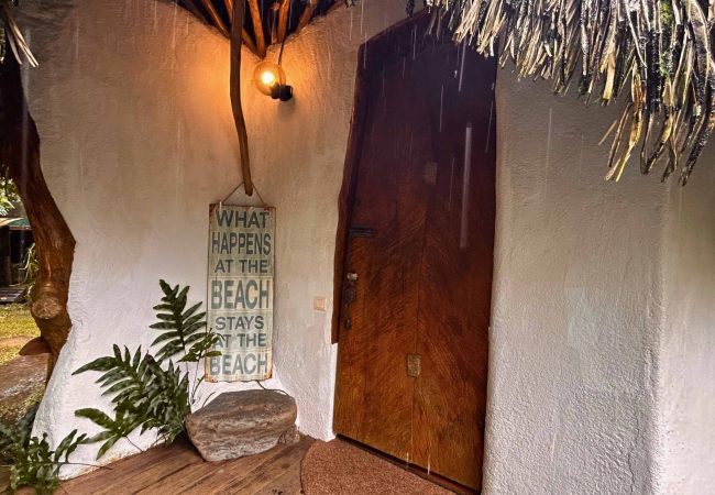 Bungalow a Teahupoo - TAHITI ITI - Saltwater Family Huts Bungalow a Teahupoo - TAHITI ITI - Saltwater Family Huts