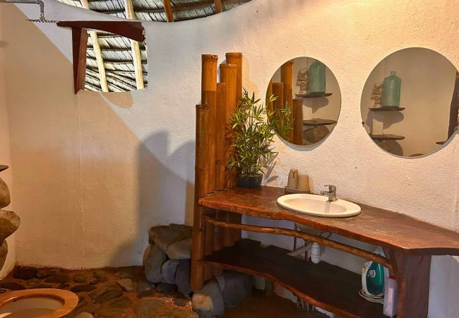 Bungalow a Teahupoo - TAHITI ITI - Saltwater Family Huts Bungalow a Teahupoo - TAHITI ITI - Saltwater Family Huts