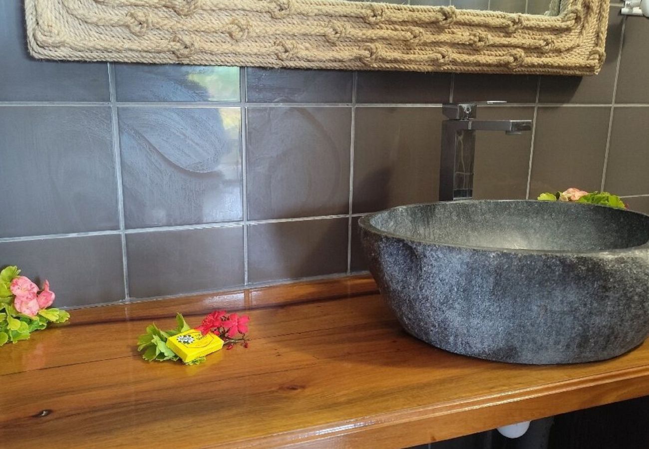 Studio a Maupiti  - MAUPITI- Sea view family bungalow en 1/2 pension Studio a Maupiti  - MAUPITI- Sea view family bungalow en 1/2 pension