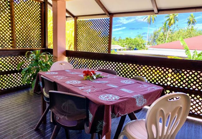La terrasse avec vue mer  La terrasse