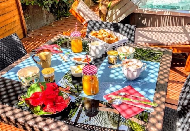 Bungalow à Pihaena - MOOREA - CHILL & RELAX Bungalow à Pihaena - MOOREA - CHILL & RELAX