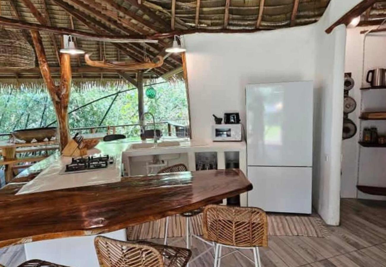 Bungalow à Teahupoo - TAHITI ITI - Saltwater Family Huts Bungalow à Teahupoo - TAHITI ITI - Saltwater Family Huts