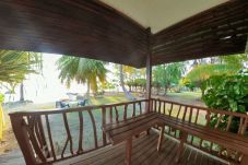 Bungalow à Rotoava - FAKARAVA-Fare Breeze Plage family-en 1/2 pension